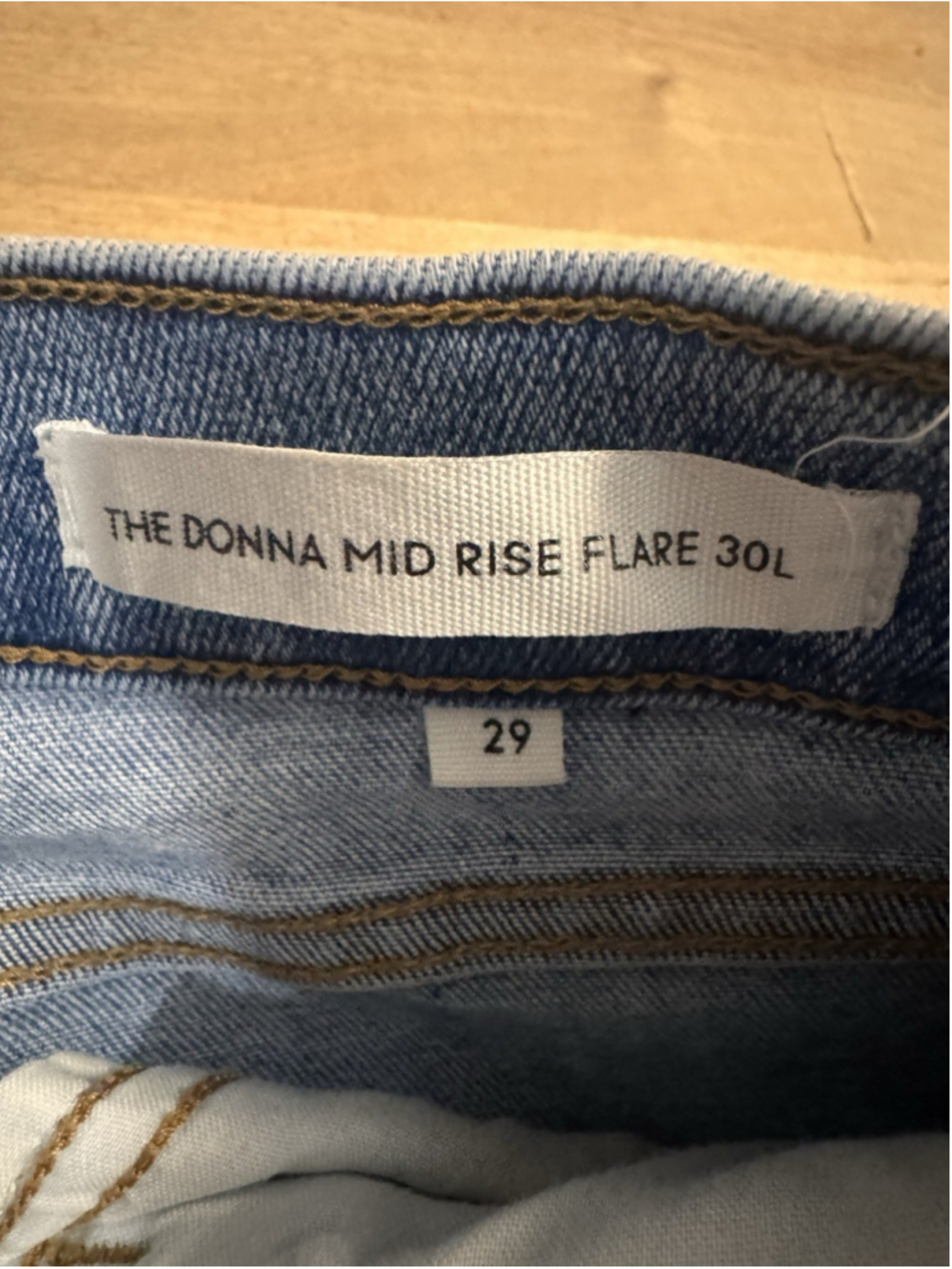 Aritzia Denim Forum The Donna mid Rise Flare Jeans Light Wash Size 30L Sz 29 - Picture 11 of 15